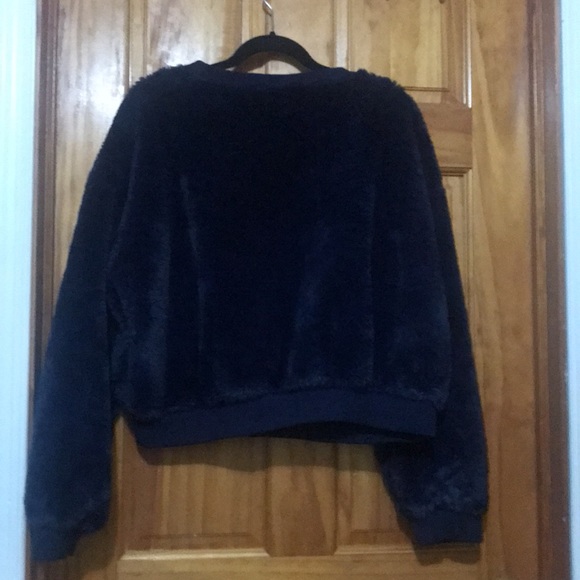 Fuzzy Crop Top - Picture 4 of 4